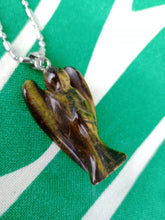 Cargar imagen en el visor de la galería, Colgante Ojo Tigre Ángel Mod. 3
