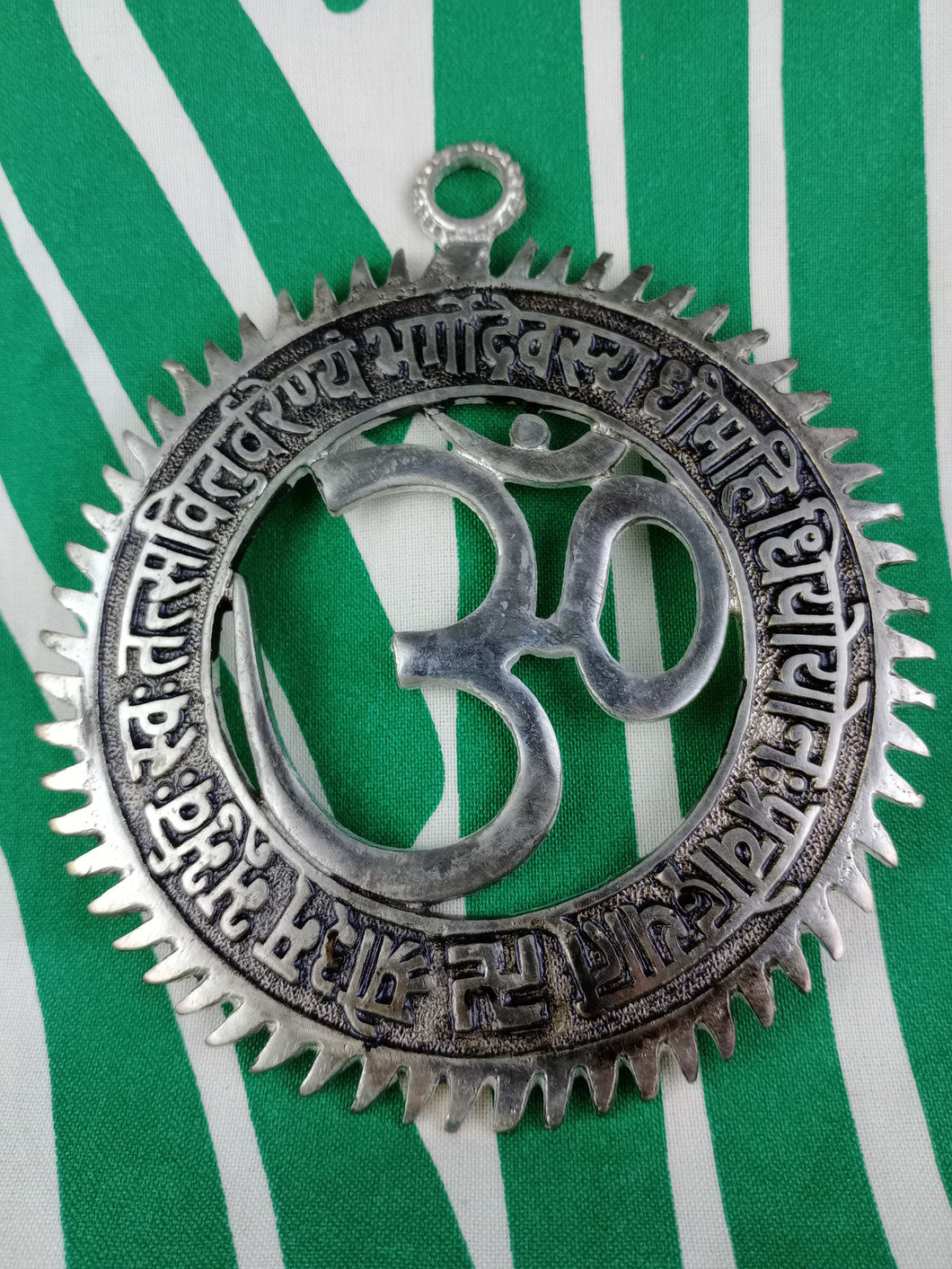 Decoracion Om Metal Negro