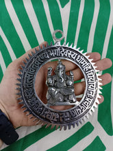 Cargar imagen en el visor de la galería, Decoracion Ganesha Metal Negra
