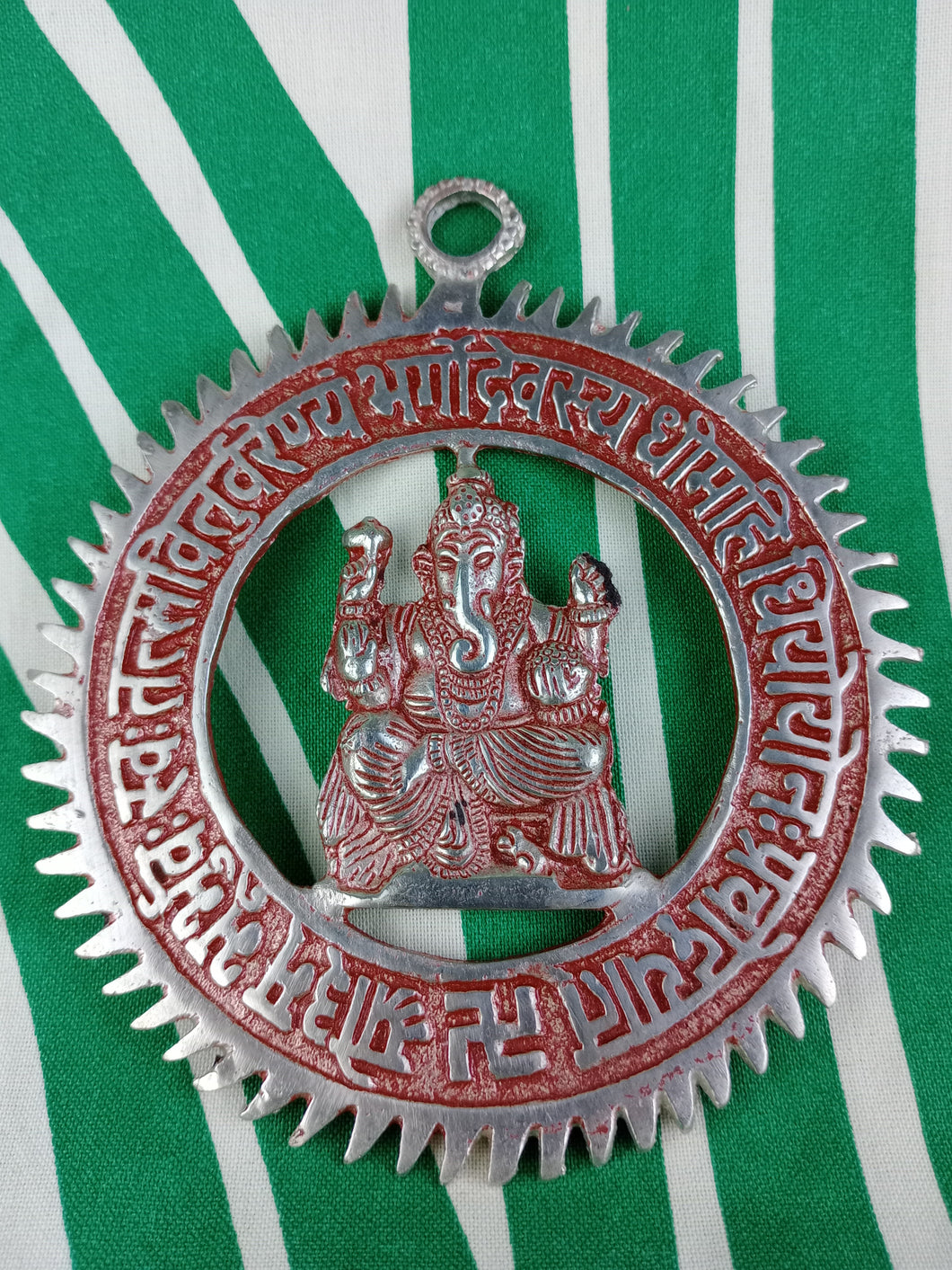 Decoracion Ganesha Metal Rojo