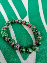 Cargar imagen en el visor de la galería, Pulsera Elástica Zoisita 8 mm
