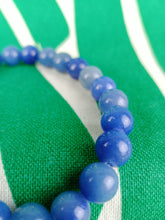 Cargar imagen en el visor de la galería, Pulsera Jade Azul 8 mm
