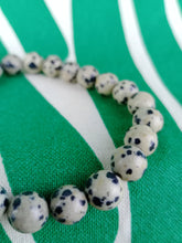 Cargar imagen en el visor de la galería, Pulsera Elástica Jaspe Dalmata 8 mm
