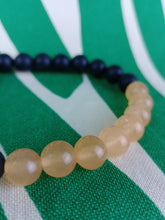 Cargar imagen en el visor de la galería, Pulsera Elástica Agata Naranja + Perlas negras 8mm
