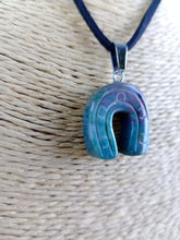 Cargar imagen en el visor de la galería, Colgante Herradura Agata India
