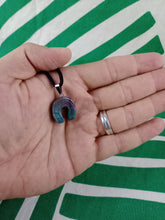 Cargar imagen en el visor de la galería, Colgante Herradura Agata India
