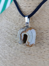 Cargar imagen en el visor de la galería, Colgante Herradura Jaspe Paisaje Mod. 1

