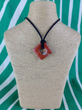 Cargar imagen en el visor de la galería, Colgante Rombo Jaspe Rojo Mod. 3
