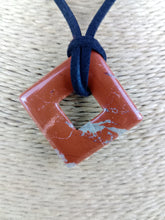 Cargar imagen en el visor de la galería, Colgante Rombo Jaspe Rojo Mod. 3
