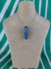 Cargar imagen en el visor de la galería, Colgante Shunguita Biterminado

