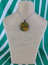 Cargar imagen en el visor de la galería, Colgante Circulo Ojo de Tigre Mod. 1
