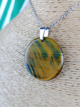 Cargar imagen en el visor de la galería, Colgante Circulo Ojo de Tigre Mod. 1
