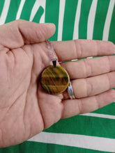 Cargar imagen en el visor de la galería, Colgante Circulo Ojo de Tigre Mod. 1
