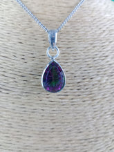 Cargar imagen en el visor de la galería, Colgante Topacio Arcoiris Lagrima Plata

