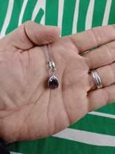 Cargar imagen en el visor de la galería, Colgante Topacio Arcoiris Lagrima Plata
