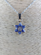 Cargar imagen en el visor de la galería, Colgante Estrella de David Azul
