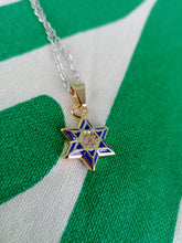 Cargar imagen en el visor de la galería, Colgante Estrella de David Azul
