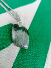Cargar imagen en el visor de la galería, Colgante Serafinita Mod. 2
