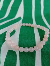 Cargar imagen en el visor de la galería, Pulsera Cuarzo Rosa 6 mm Facetada
