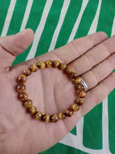 Cargar imagen en el visor de la galería, Pulsera Ojo de Tigre Dorado 8 mm
