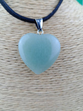 Cargar imagen en el visor de la galería, Colgante Corazon Grande Aventurina
