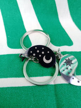 Cargar imagen en el visor de la galería, Llavero Yin Yang
