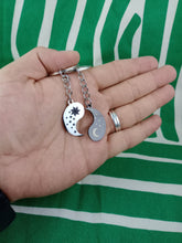 Cargar imagen en el visor de la galería, Llavero Yin Yang

