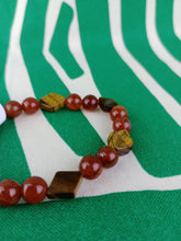 Cargar imagen en el visor de la galería, Pulsera Ojo de Tigre y Carneola Rombos
