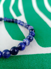 Cargar imagen en el visor de la galería, Pulsera Sodalita 6 mm Facetada
