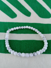 Cargar imagen en el visor de la galería, Pulsera Howlita 4 mm
