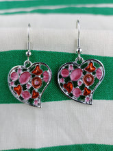 Cargar imagen en el visor de la galería, Pendientes Corazones Esmaltados Rojos
