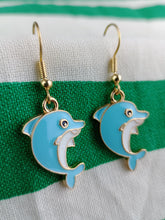 Cargar imagen en el visor de la galería, Pendientes Delfin Color Azul
