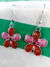 Cargar imagen en el visor de la galería, Pendientes Flores Rojas Esmaltadas
