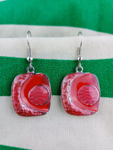 Cargar imagen en el visor de la galería, Pendientes Gaudi Cuadrados Rojos
