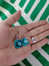 Cargar imagen en el visor de la galería, Pendientes Gaudi Cuadrados Verdes
