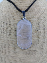 Cargar imagen en el visor de la galería, Colgante Cuarzo Rosa Acero inoxidable
