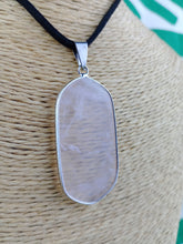 Cargar imagen en el visor de la galería, Colgante Cuarzo Rosa Acero inoxidable
