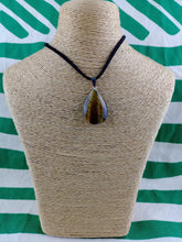 Cargar imagen en el visor de la galería, Colgante Ojo de Tigre Lagrima Mod. 3
