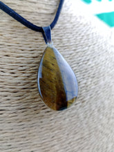 Cargar imagen en el visor de la galería, Colgante Ojo de Tigre Lagrima Mod. 3
