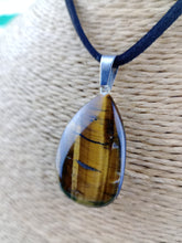 Cargar imagen en el visor de la galería, Colgante Ojo de Tigre Lagrima Mod. 2
