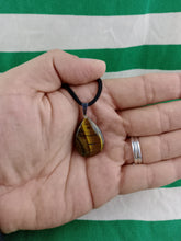 Cargar imagen en el visor de la galería, Colgante Ojo de Tigre Lagrima Mod. 2
