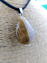 Cargar imagen en el visor de la galería, Colgante Ojo de Tigre Lagrima Mod. 1
