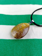Cargar imagen en el visor de la galería, Colgante Ojo de Tigre Lagrima Mod. 1

