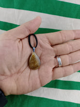 Cargar imagen en el visor de la galería, Colgante Ojo de Tigre Lagrima Mod. 1
