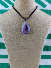 Cargar imagen en el visor de la galería, Colgante Amatista Lagrima Mod. 1
