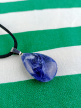 Cargar imagen en el visor de la galería, Colgante Sodalita Lagrima Mod. 3

