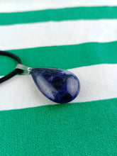 Cargar imagen en el visor de la galería, Colgante Sodalita Lagrima Mod. 1
