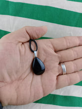 Cargar imagen en el visor de la galería, Colgante Obsidiana Negra Lagrima

