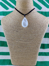 Cargar imagen en el visor de la galería, Colgante Cuarzo Cristal Lagrima Mod. 1
