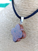 Cargar imagen en el visor de la galería, Colgante Trebol Suerte 4 Hojas Obsidiana Caoba
